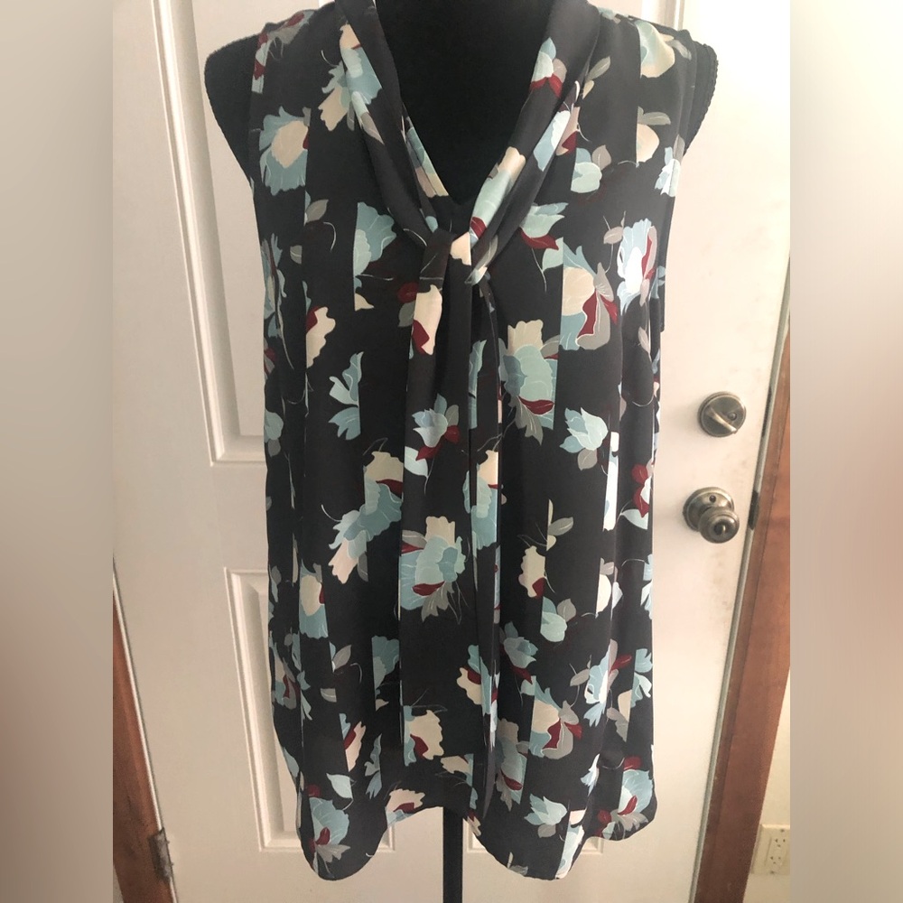 Halogen Tie Neck Sleeveless Blouse Sz M